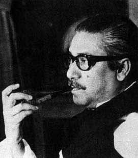 বঙ্গবন্ধু হত্যাকাণ্ডের পর দেশের রাজনৈতিক পরিবেশে যেমন পরিবর্তন আসে, তেমনি ভেঙে যায় সেনাবাহিনীর চেইন অব কমান্ড 