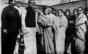সেই সময় অনেক সেনাসদস্যের মধ্যে আওয়ামী লীগ এবং ভারতের প্রতি বিরূপ মনোভাবাপন্ন অফিসারদের প্রতি সমর্থন যোগানোর প্রবণতা তৈরি হয়। 