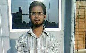 ফারাবী ১৬ ডিসেম্বর বিজয় দিবসের দিনে প্রধানমন্ত্রী শেখ হাসিনাকে হত্যার হুমকি দিয়ে ফেসবুকে লিখেছে 
