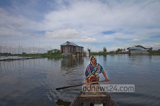 এক দশকে ৫৬ উন্নয়নশীল দেশের ৩২০ মিলিয়ন মানুষ পরিবেশ-উদ্বাস্তুতে পরিণত হয়েছেন এক দশকে ৫৬ উন্নয়নশীল দেশের ৩২০ মিলিয়ন মানুষ পরিবেশ-উদ্বাস্তুতে পরিণত হয়েছেন