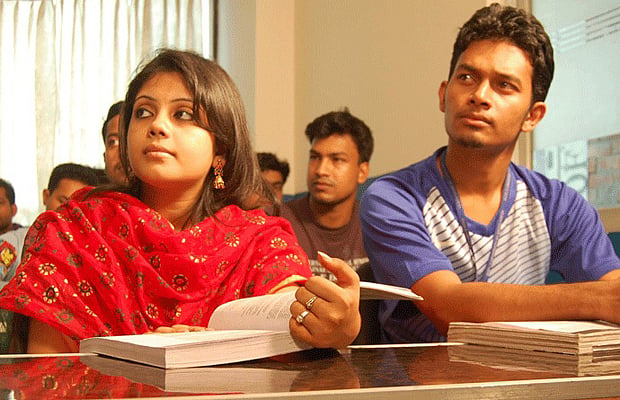 বর্তমানে দেশের ভেতরে আরও কম খরচে অনুরূপ উচ্চশিক্ষার সুযোগ সৃষ্টি হওয়ায় ছাত্রছাত্রীদের বিদেশে যেতে হচ্ছে না 
