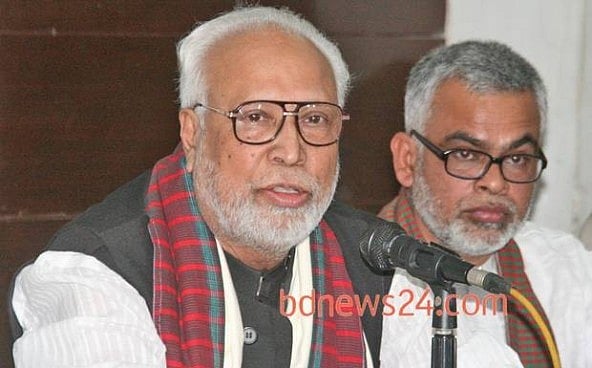 খালেদা জিয়াকে সমানে উস্কানি দিয়ে যাওয়া এককালের বীর মুক্তিযোদ্ধা কাদের সিদ্দিকী এখন বলছেন, ষাঁড়ের লড়াই দেখতে চাই না 