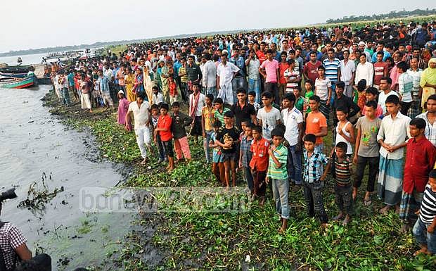 মেঘনা নদীর দু'ধারে স্বজনহারা অসংখ্য মানুষের মর্মস্পশী করুণ আর্তনাদ গণমানুষের হৃদয় করেছিল বিচলিত 