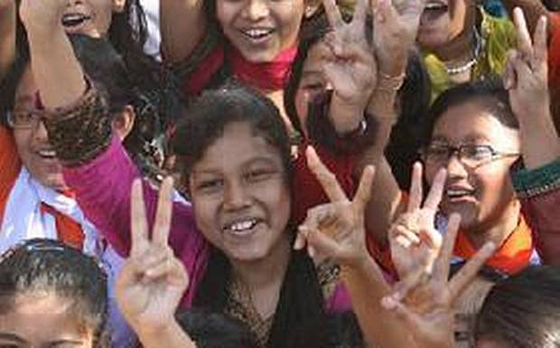 আমরা কেন ভাষা বিষয়ে বিভ্রান্তি ছড়িয়ে উন্নয়নের অন্যান্য শর্ত পূরণ না করে ভাবব, ইংরেজি ছাড়া আমাদের ভবিষ্যত বিবর্ণ 