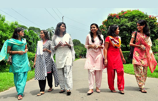 সেই উন্নয়নের কাজ করবে যে সমাজ, তার ভরকেন্দ্রে নারীদের অবস্থান 