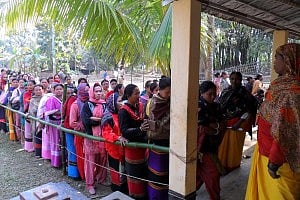 People queuing up at a poll centre. People queuing up at a poll centre.