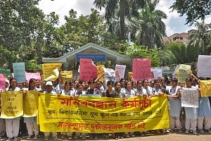 Students of Viqarunnesa Noon School form a human chain demanding exemplary punishment of a teacher accused of sexually abusing a student. Photo: Nashirul Islam/bdnews24.com Students of Viqarunnesa Noon School form a human chain demanding exemplary punishment of a teacher accused of sexually abusing a student. Photo: Nashirul Islam/bdnews24.com