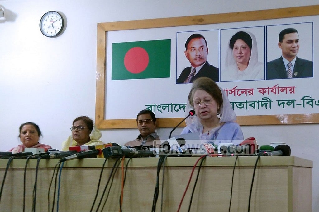 BNP Chairperson Khaleda Zia at a media conference at her Gulshan office on Friday. Photo: Asaduzzaman Pramanik/ bdnews24.com. 