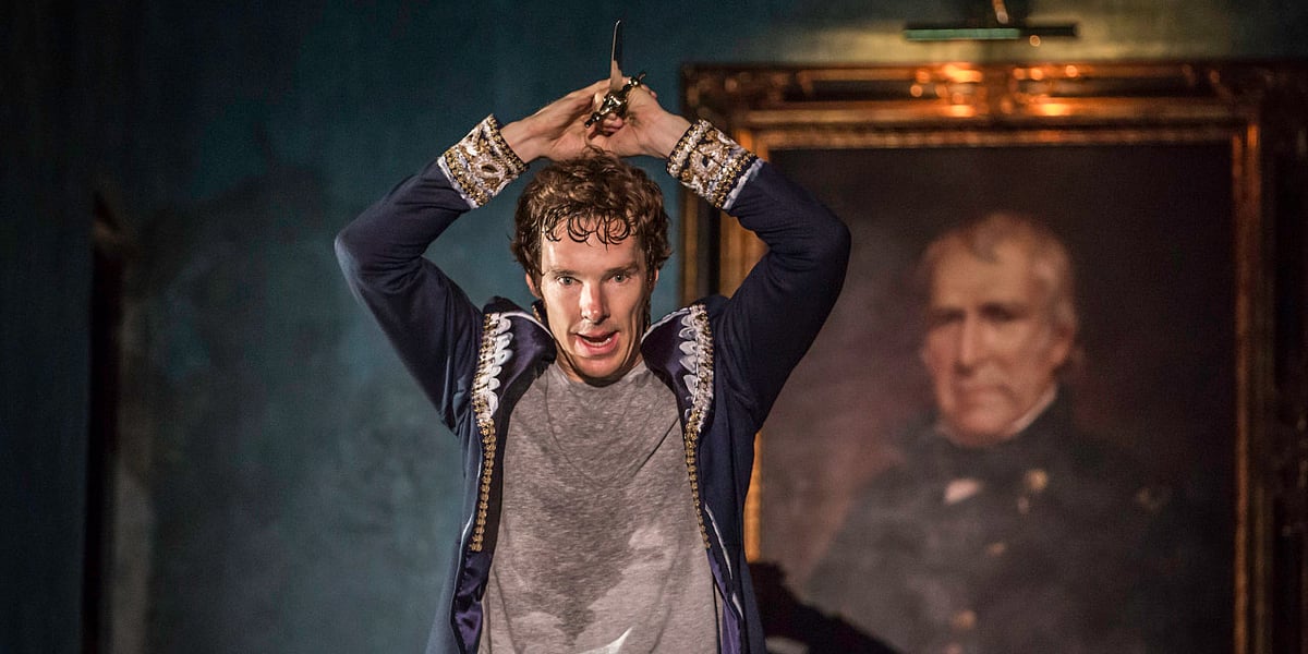 Cumberbatch’s ‘Hamlet’ wears a hoodie, wows fans in London
