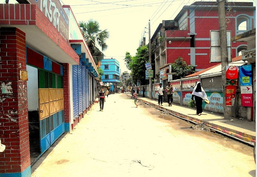 মেয়র সেলিনা হায়াৎ আইভির নব নির্মিত আর,সি,সি ড্রেনসহ রাস্তা। সানার পাড় শেখ মোরতোজা আলী উচ্চ বিদ্যালয় ও সানারপাড় রওশন আরা কলেজের সামনের রাস্তা এটি। 