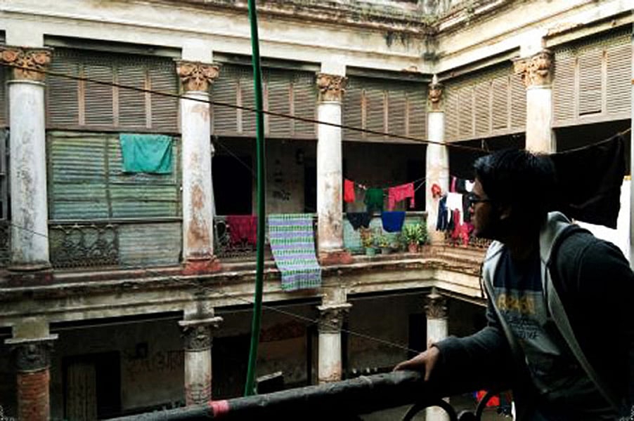 হারিয়ে যাওয়া পুরান ঢাকার রূপলাল হাউজ!