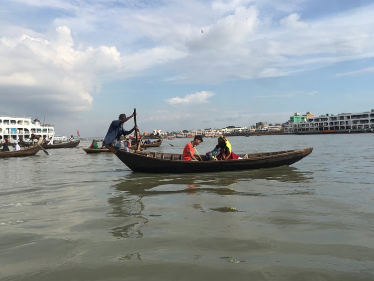 এ পাড় ও পাড় 