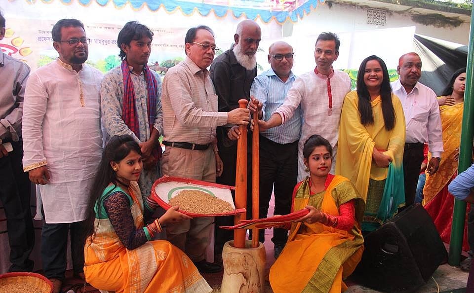 বগুড়ায় সরকারি মুজিবুর রহমান মহিলা কলেজে ১ম নবান্ন উৎসব