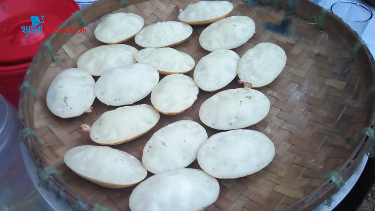 ঝালকাঠিতে শীতের পিঠা