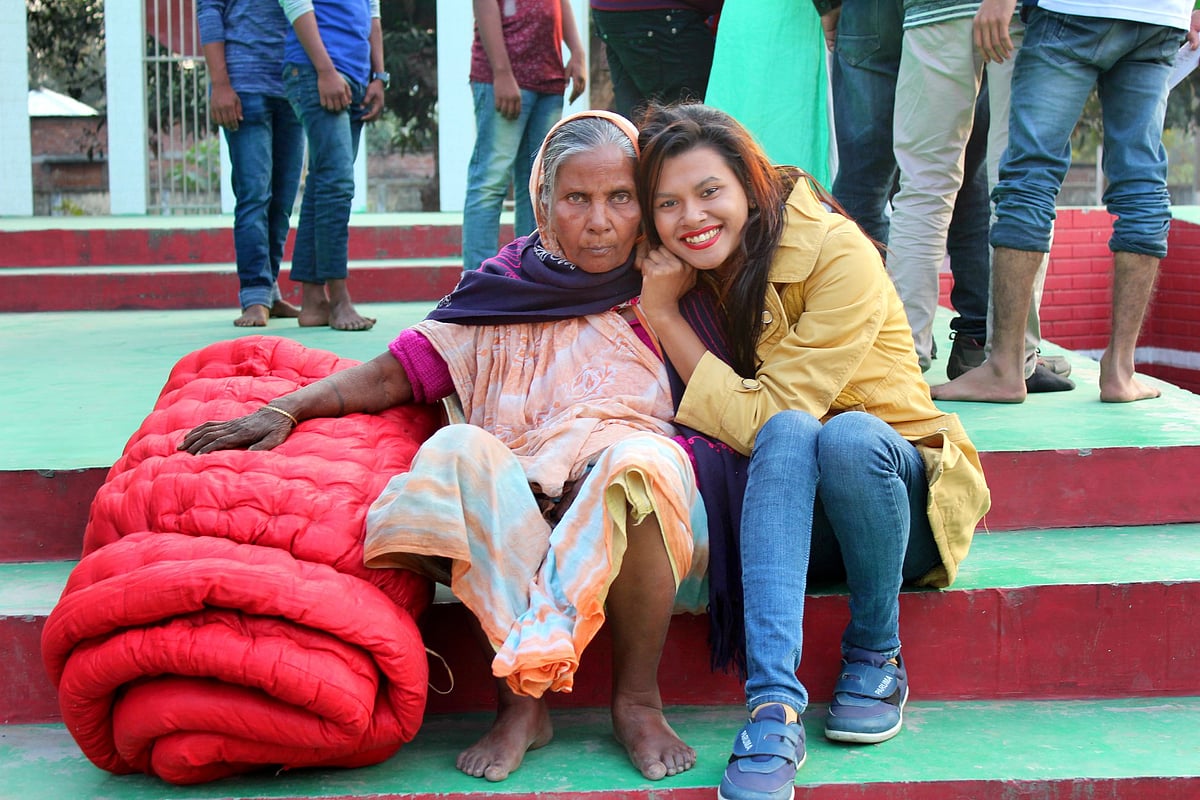 ঠাকুরগাঁওয়ে শীতে উষ্ণতা ছড়ালো ‘ল্যাম্পপোস্ট’
