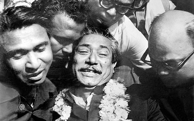 ১৯৭২ সালের ১০ জানুয়ারি স্বাধীন দেশে ফেরেন জাতির পিতা বঙ্গবন্ধু শেখ মুজিবুর রহমান 