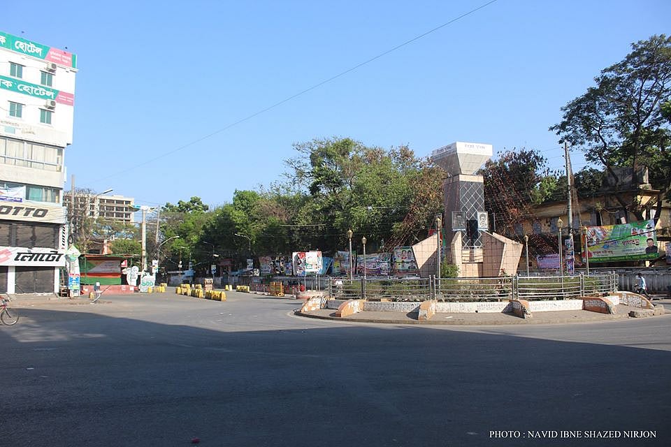 করোনাভাইরাস: লকডাউনে ফাঁকা বগুড়ার সড়ক
