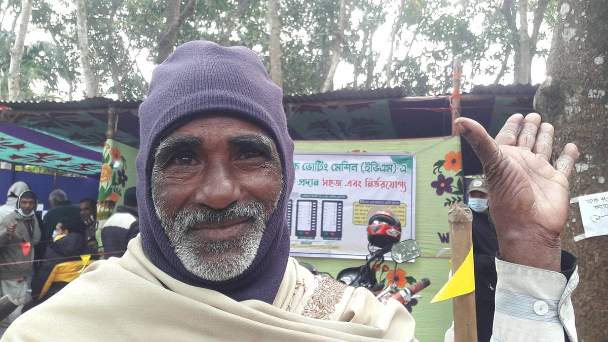 ফটো স্টোরি: পৌরসভা ভোটের দিন রাজশাহীর আড়ানী
