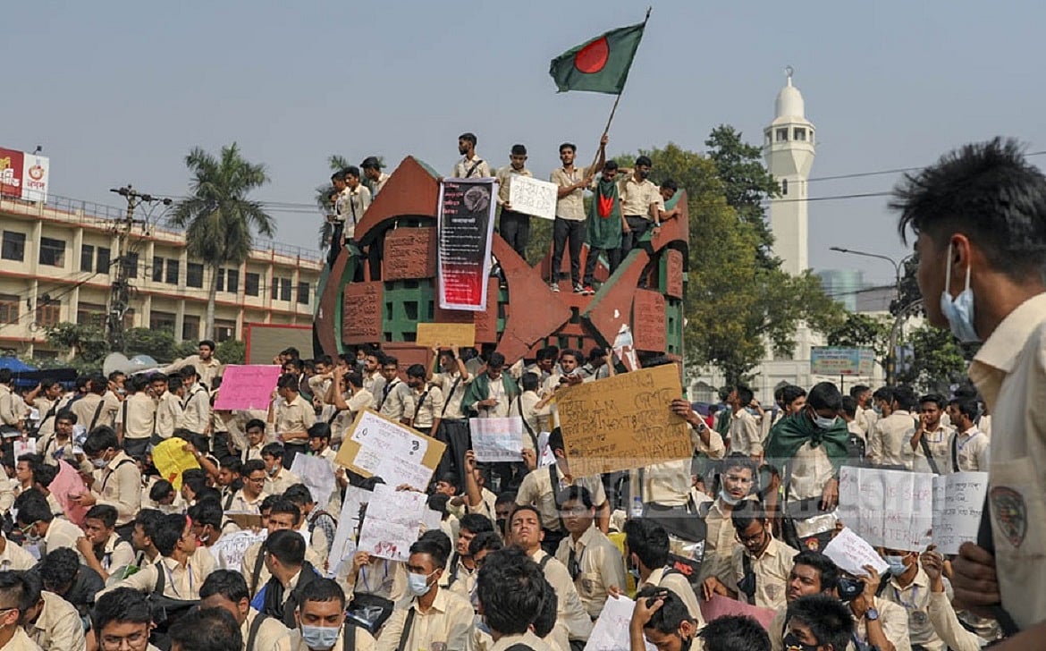 কেবল হাফ ভাড়া নয়, হাঁপ ছাড়ারও আন্দোলন