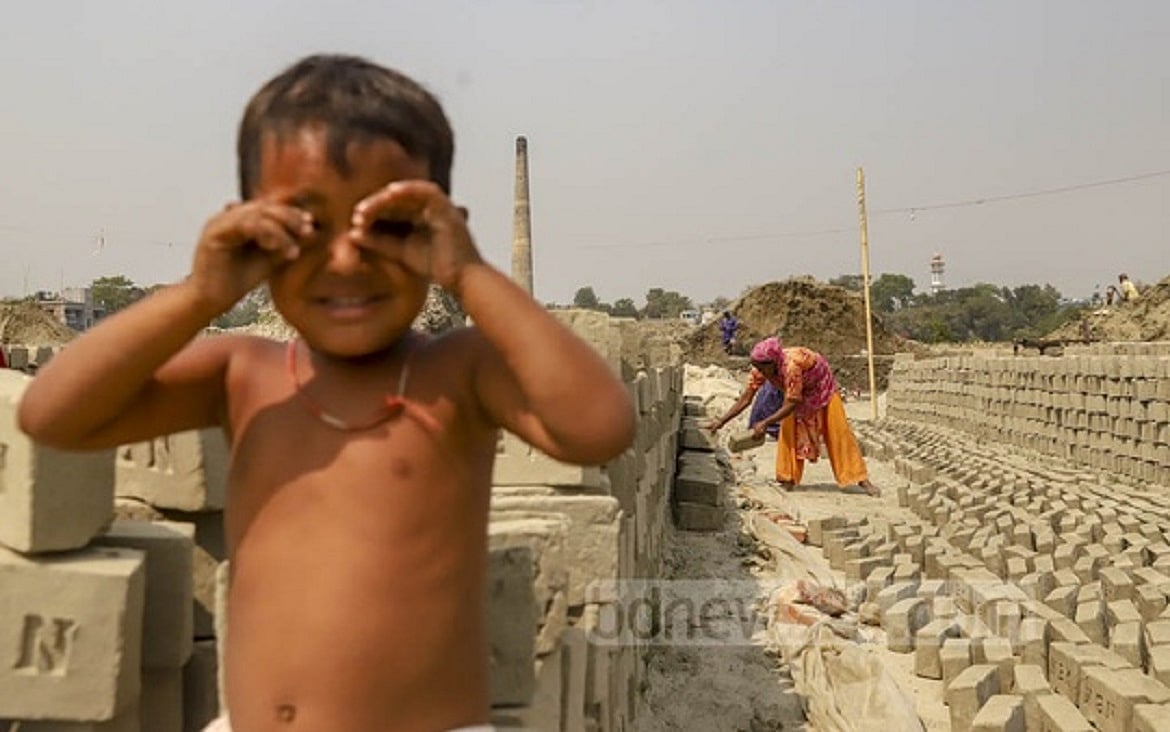 নারী মুক্তির আলোচনায় রাজনীতি থাকে অনুজ্জ্বল 