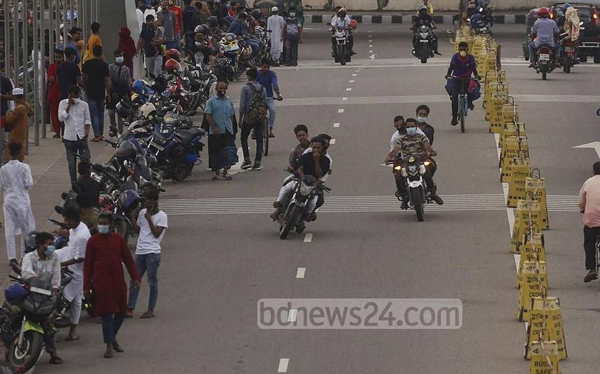 বেপরোয়া মোটরসাইকেলের বিপদ