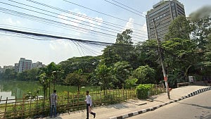 মহাখালীতে লেকে পড়ে শিশু নিখোঁজ