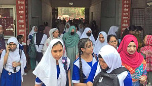 সব প্রতিষ্ঠান খোলা, স্কুল কেন বন্ধ থাকবে: শিক্ষামন্ত্রী