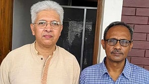 অধিকারের আদিলুর ও এলানের সাজা বাতিল