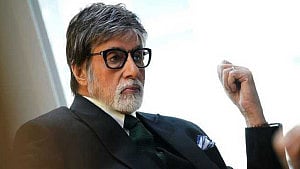 ফিজিক্স জ্বালিয়ে ছেড়েছে অমিতাভকে