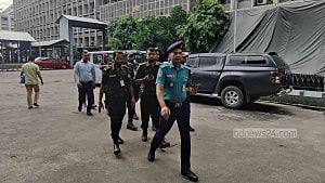 আনসারদের সচিবালয় ঘেরাও, ভেতরে বৈঠক