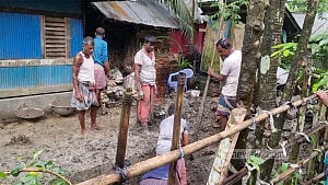 বাগেরহাটে চোখের জলে নিহত কনস্টেবল সুমনকে বিদায়