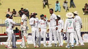 বাংলাদেশের দারুণ শুরুর পর সাইম ও শাকিলের ফিফটি