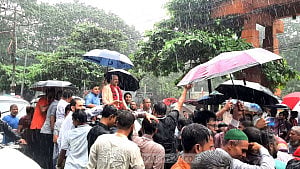 মুক্তি পেলেন আসলাম চৌধুরী, কারাফটকে নেতাকর্মীর ঢল