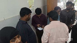 ব্যবস্থাপত্রের ছবি তুলতে পারবেন না ওষুধ কোম্পানির প্রতিনিধিরা