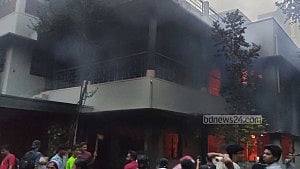 বিজয়লগ্নে যে দৃশ্যগুলো দেখতে চাইনি