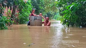 বিদ্যুৎ-মোবাইল-নেটহীন ফেনী, পানিবন্দি ৪ লাখ মানুষ