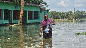 বন্যার ৮ দিন, তবুও পানি আর পানি