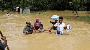 অজানা দুশ্চিন্তায় ফিকে বন্দিদশা কাটার স্বস্তি
