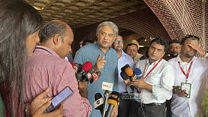 আরাফাত ও তার স্ত্রীর ব্যাংক হিসাব অবরুদ্ধ