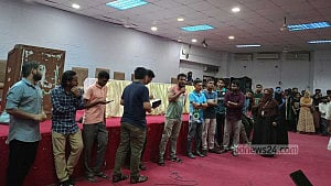পদ ছাড়তে জগন্নাথের উপাচার্যকে ২৪ ঘণ্টা দিলেন শিক্ষার্থীরা
