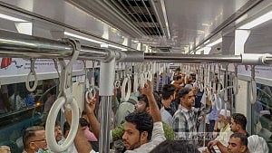 চালু হলো মেট্রোরেল
