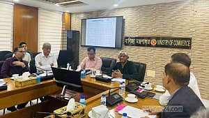 ব্যবসায়ী সিন্ডিকেটের সাথে কম্প্রোমাইজ নয়: বাণিজ্য উপদেষ্টা