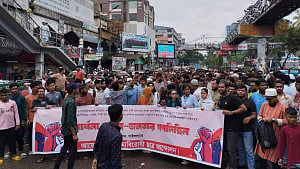 সায়েন্সল্যাবে শিক্ষার্থীদের অবস্থান, বিক্ষোভ প্রেসক্লাবেও