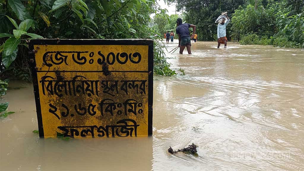 সদরসহ পুরো ফেনী জেলা বন্যায় থই থই।