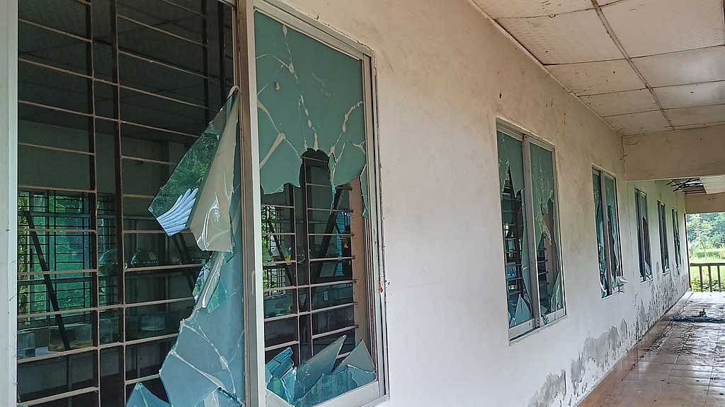 বঙ্গবন্ধু সাফারি পার্কে এমন কোনো স্থাপনা নেই যেটি ভাঙচুরের শিকার হয়নি।