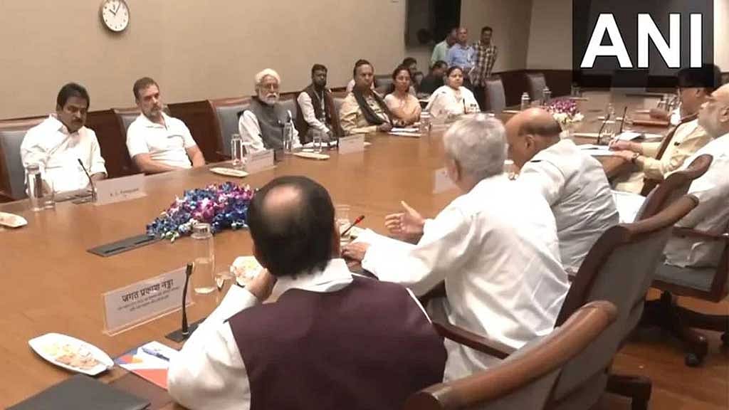 দিল্লিতে শেখ হাসিনার আশ্রয় নেওয়ার পর  বাংলাদেশের পরিস্থিতি নিয়ে আলোচনার জন্য সর্বদলীয় বৈঠক করেছে ভারতের কেন্দ্রীয় সরকার। ফাইল ছবি।