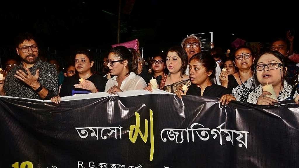প্রতিবাদ মিছিলে সঙ্গীত শিল্পীরা