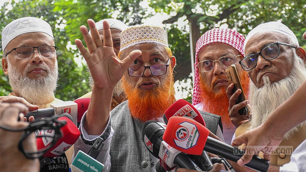 খেলাফত মজলিসের মহাসচিব আহমাদ আবদুল কাদের ভারতের সঙ্গে করা চুক্তি পুনর্মূল্যায়নের দাবি জানিয়েছেন।