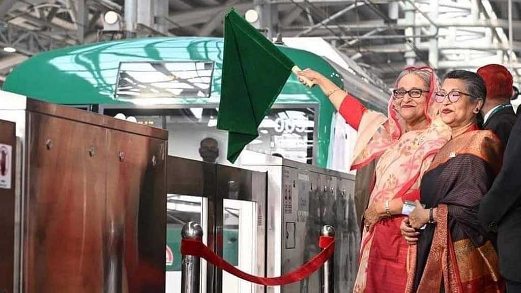শেখ হাসিনা এবং শেখ রেহানা।