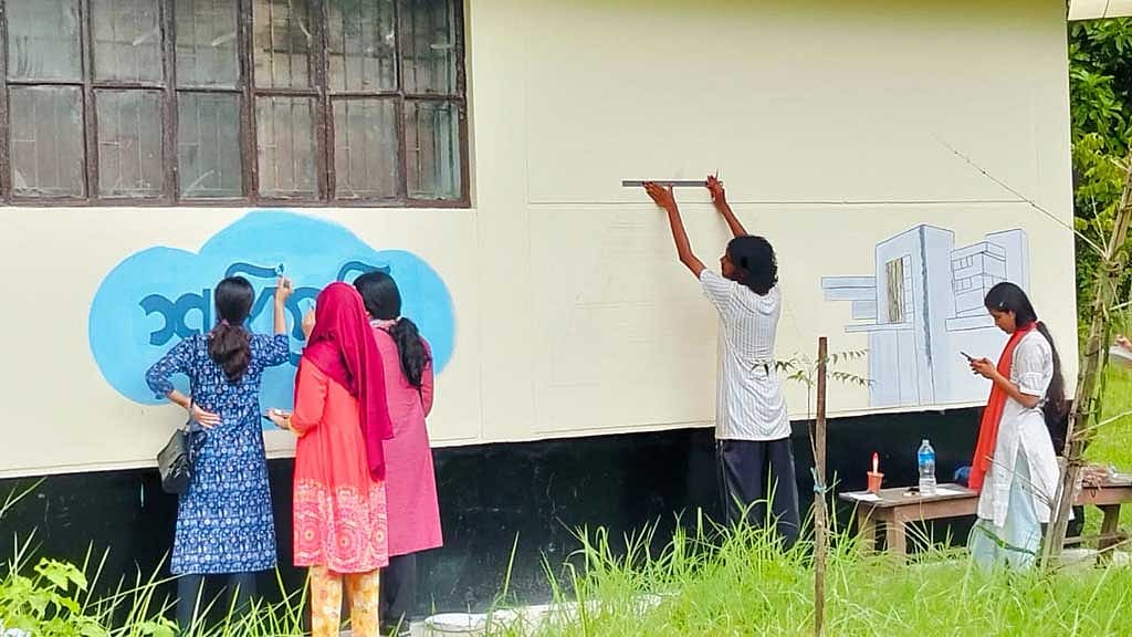 শাহজালাল বিজ্ঞান ও প্রযুক্তি বিশ্ববিদ্যালয়ের দেয়ালে আঁকা হচ্ছে প্রতিবাদী চিত্র